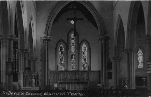 MerthyrTydfil_Town_HighStreet_StDavidsChurch_Interior.JPG (142980 bytes)